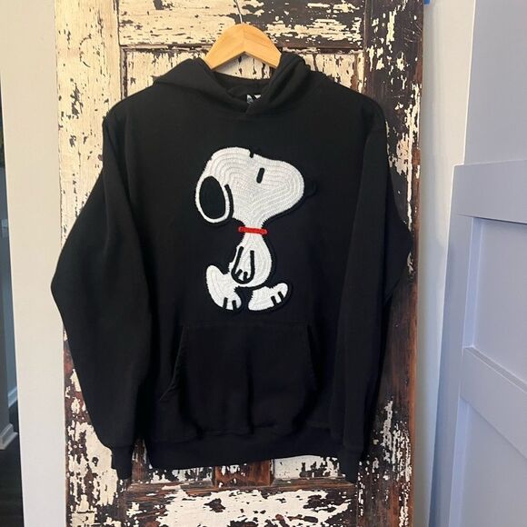 Crochet Snoopy Licensed Character Hoodie with Kangaroo Pocket size Medium - Picture 1 of 10